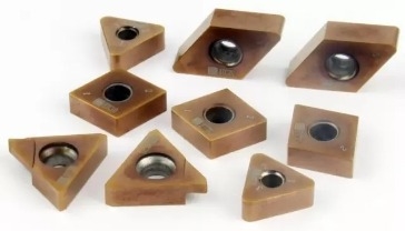 YAMADA PCBN - Insert tournant avec revêtement pour matériaux durs